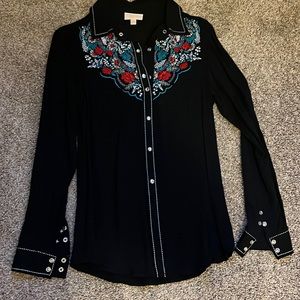 Women’s small western snap shirt black rose embroidery rodeo shirt